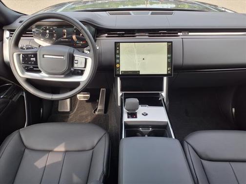 2025 Land Rover Range Rover P400 SE