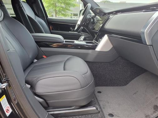 2025 Land Rover Range Rover P400 SE