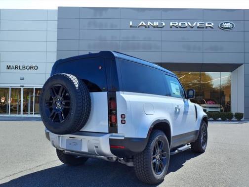 2025 Land Rover Defender 90 P300 S