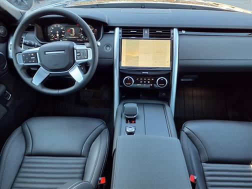 2025 Land Rover Discovery P300 S