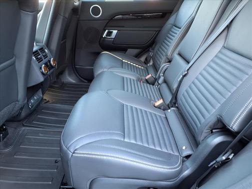 2025 Land Rover Discovery P300 S