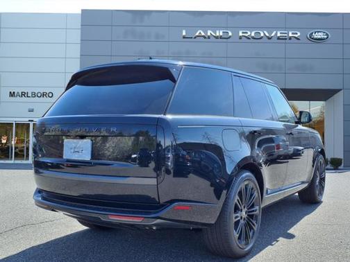 2025 Land Rover Range Rover P530 SE