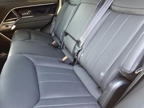 2025 Land Rover Range Rover P400 SE