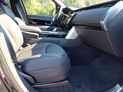 2025 Land Rover Range Rover P400 SE