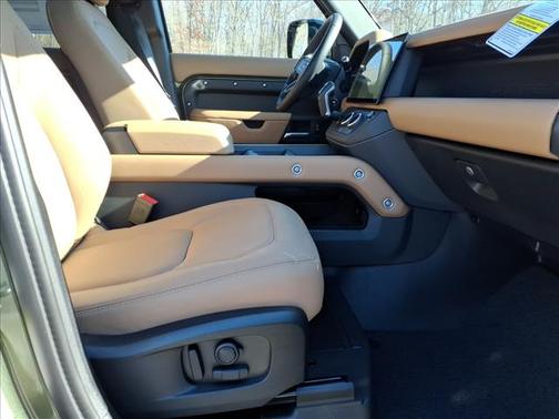 2026 Land Rover Defender X-Dynamic SE