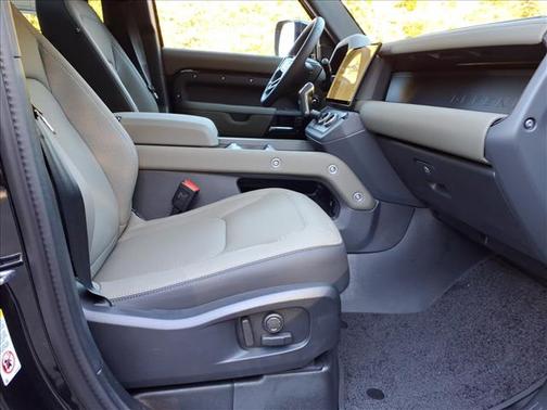 2026 Land Rover Defender 110