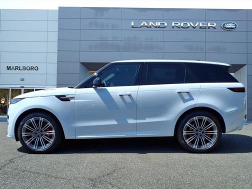 2025 Land Rover Range Rover Sport SE