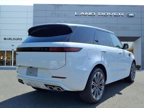 2025 Land Rover Range Rover Sport SE