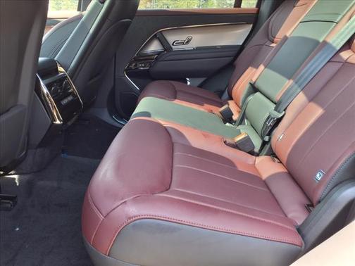 2025 Land Rover Range Rover Sport SE