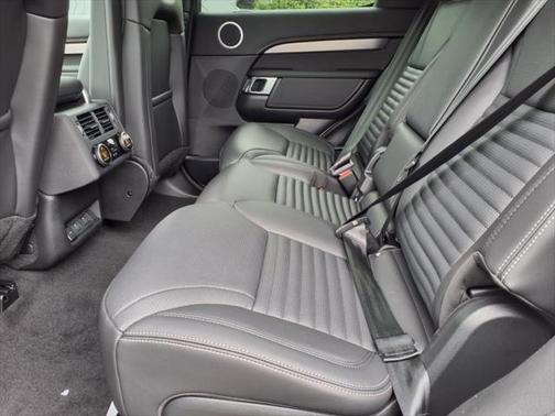 2025 Land Rover Discovery Dynamic SE