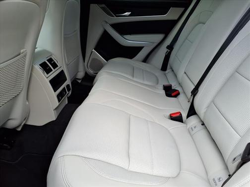 2026 Jaguar F-PACE P400 R-Dynamic S