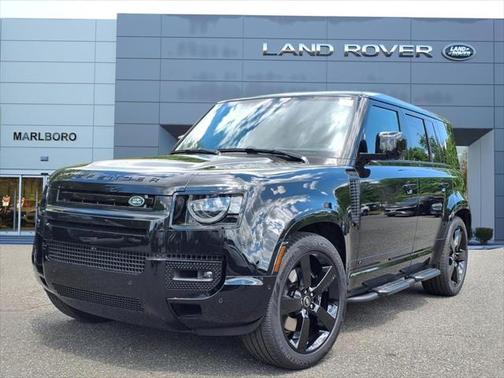 2025 Land Rover Defender 110 V8