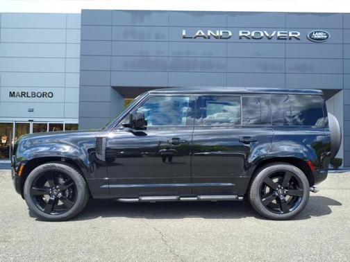 2025 Land Rover Defender 110 V8
