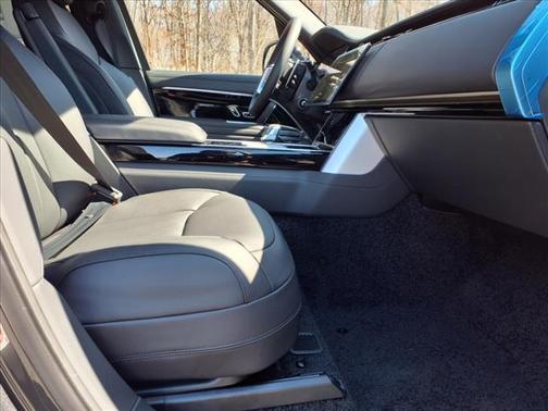 2025 Land Rover Range Rover P530 SE