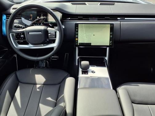 2025 Land Rover Range Rover P530 SE