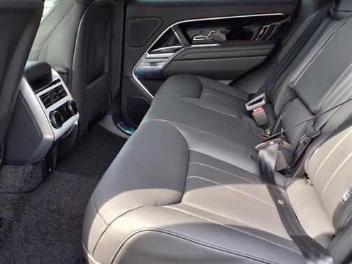 2025 Land Rover Range Rover P530 SE
