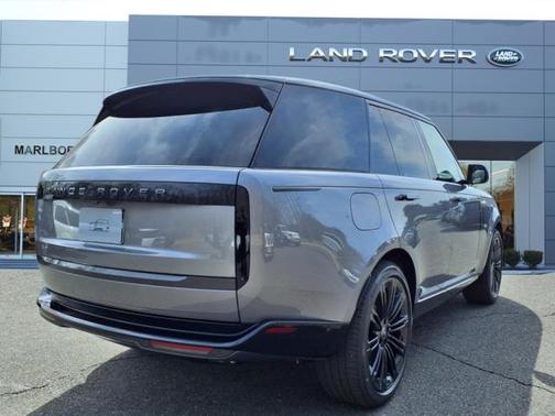 2025 Land Rover Range Rover P530 SE