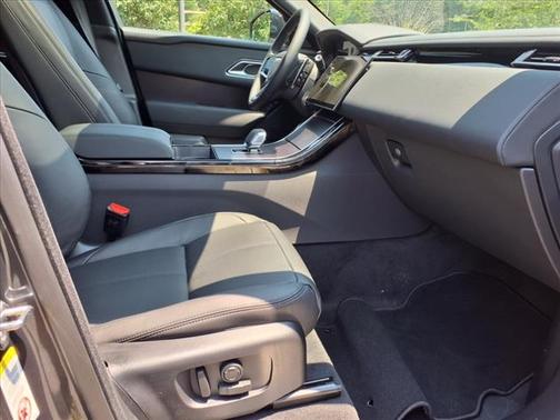 2026 Land Rover Range Rover Velar P250 SE R-Dynamic