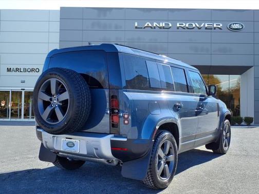 2025 Land Rover Defender 110 P400 S