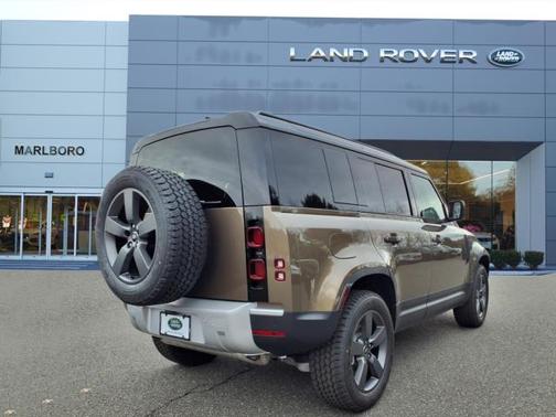 2025 Land Rover Defender 110 P400 S
