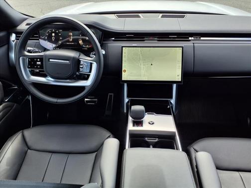 2025 Land Rover Range Rover P530 SE