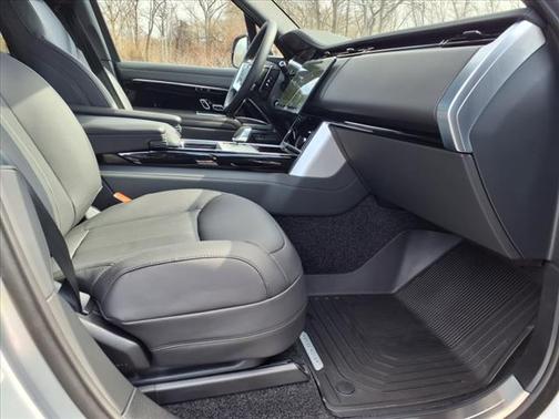 2025 Land Rover Range Rover P530 SE