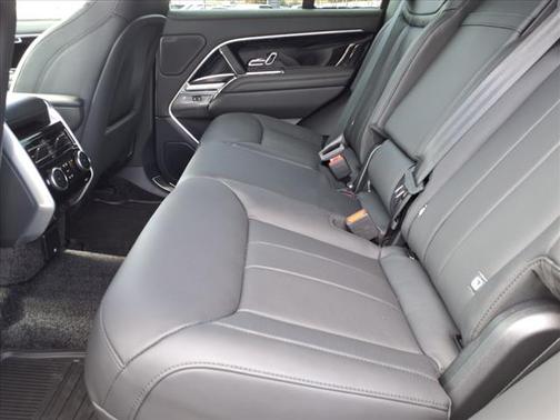 2025 Land Rover Range Rover P530 SE