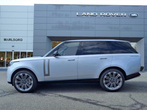 2025 Land Rover Range Rover P530 SE