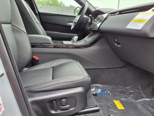 2026 Land Rover Range Rover Velar P250 SE R-Dynamic