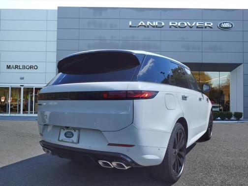 2025 Land Rover Range Rover Sport SE