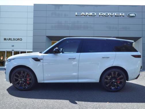 2025 Land Rover Range Rover Sport SE