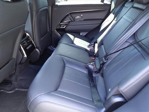 2025 Land Rover Range Rover Sport SE