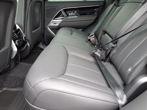 2025 Land Rover Range Rover P530 SE