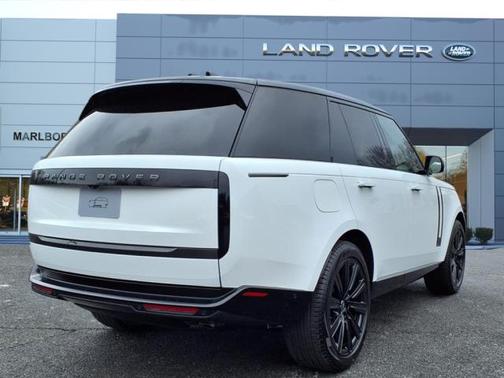 2025 Land Rover Range Rover P530 SE