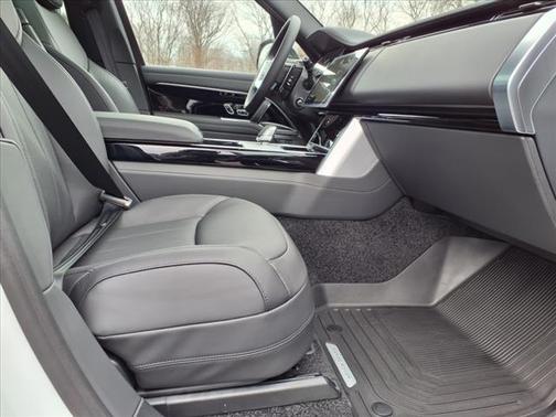 2025 Land Rover Range Rover P530 SE