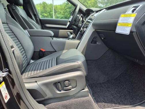 2025 Land Rover Discovery Dynamic SE