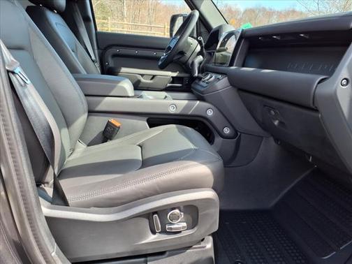 2025 Land Rover Defender 130 S