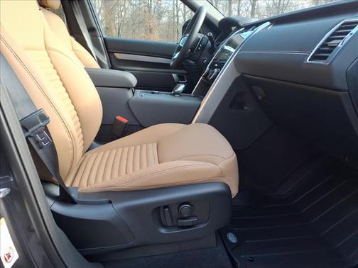 2026 Land Rover Discovery Tempest Edition