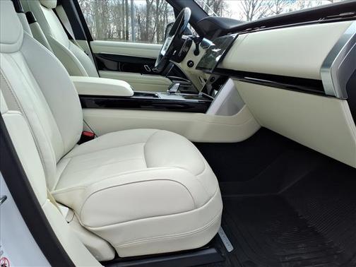 2026 Land Rover Range Rover P530 SE