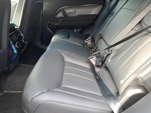 2026 Land Rover Range Rover Sport SE