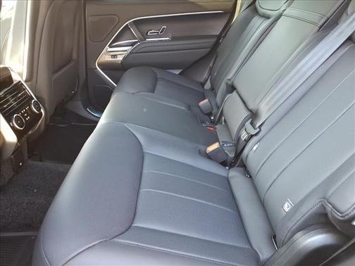 2026 Land Rover Range Rover P530 SE