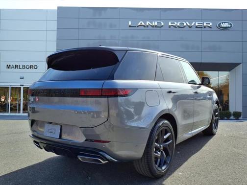 2025 Land Rover Range Rover Sport SE
