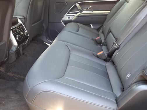 2025 Land Rover Range Rover SE LWB