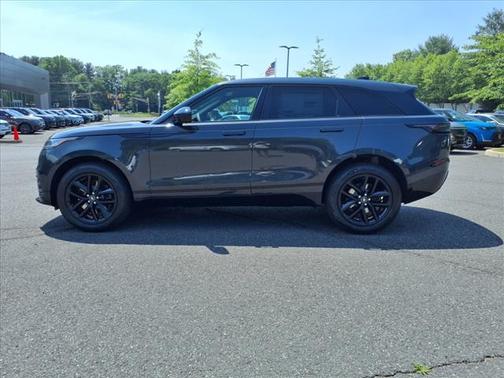 2026 Land Rover Range Rover Velar Dynamic SE
