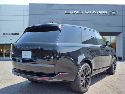2025 Land Rover Range Rover SE