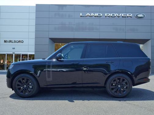2025 Land Rover Range Rover SE