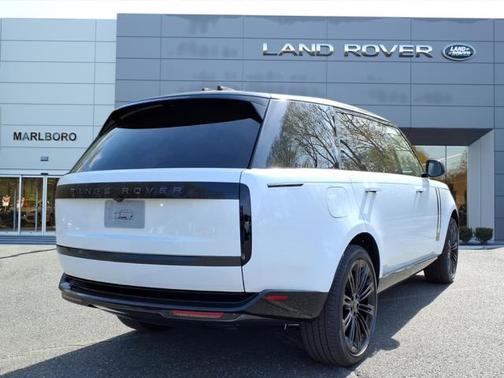 White 2026 Land Rover Range Rover P400 SE 7 Seat