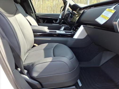 White 2026 Land Rover Range Rover P400 SE 7 Seat