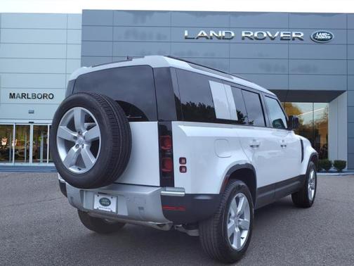 2025 Land Rover Defender 110 P300