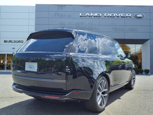 2025 Land Rover Range Rover SE LWB